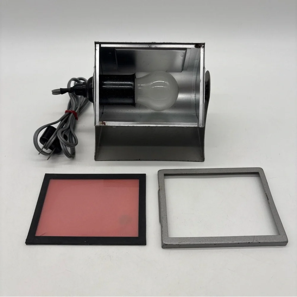 Vintage Amato Darkroom Safelight 3.5"x5" Tested Works Made in West Germany - Picture 5 of 5